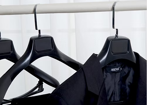 Why Can Our Plastic Hangers Withstand 5kg Weight Without Deformation?